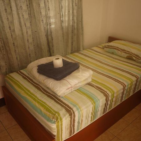 Sarah Guest House Chiang Mai Bagian luar foto