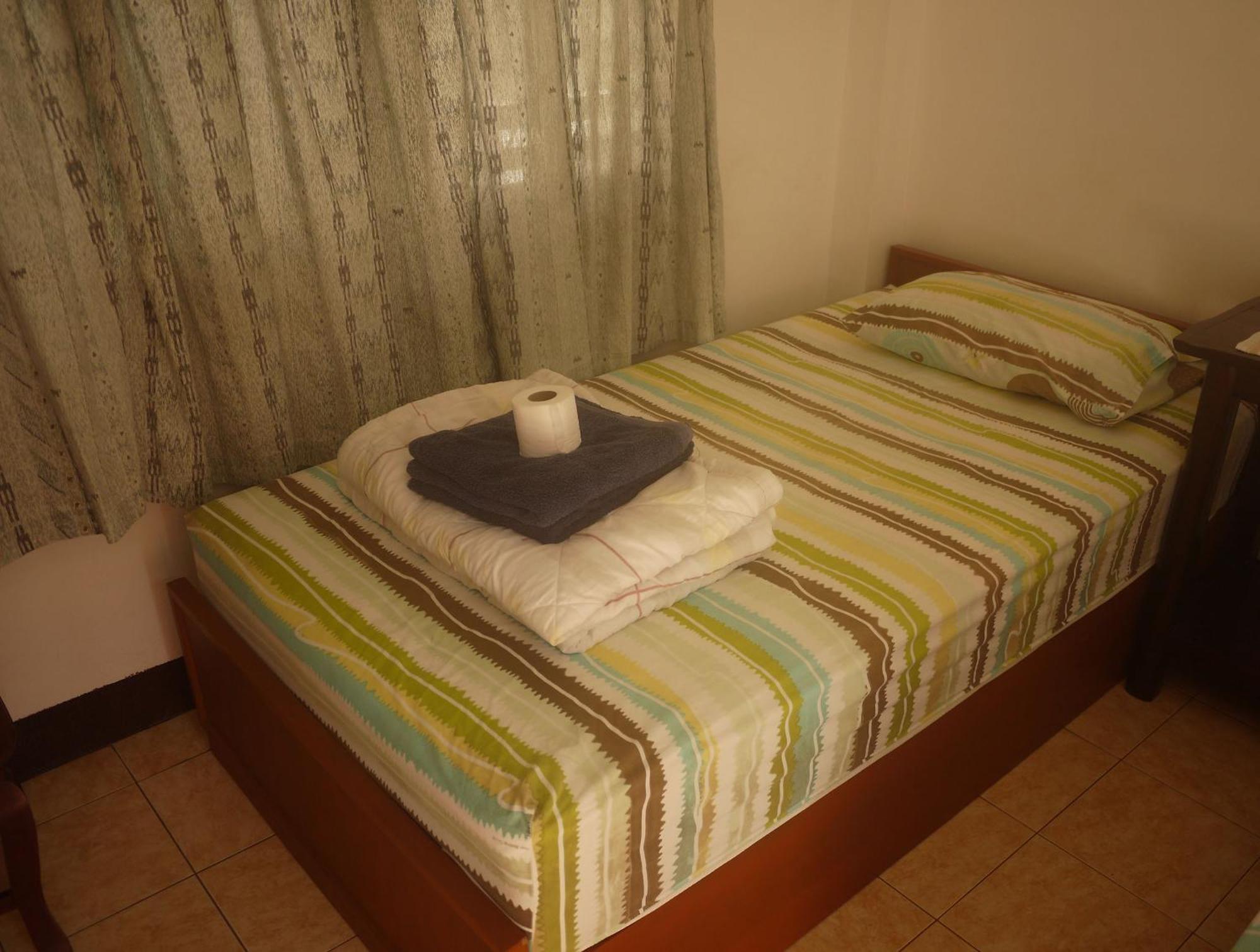 Sarah Guest House Chiang Mai Bagian luar foto