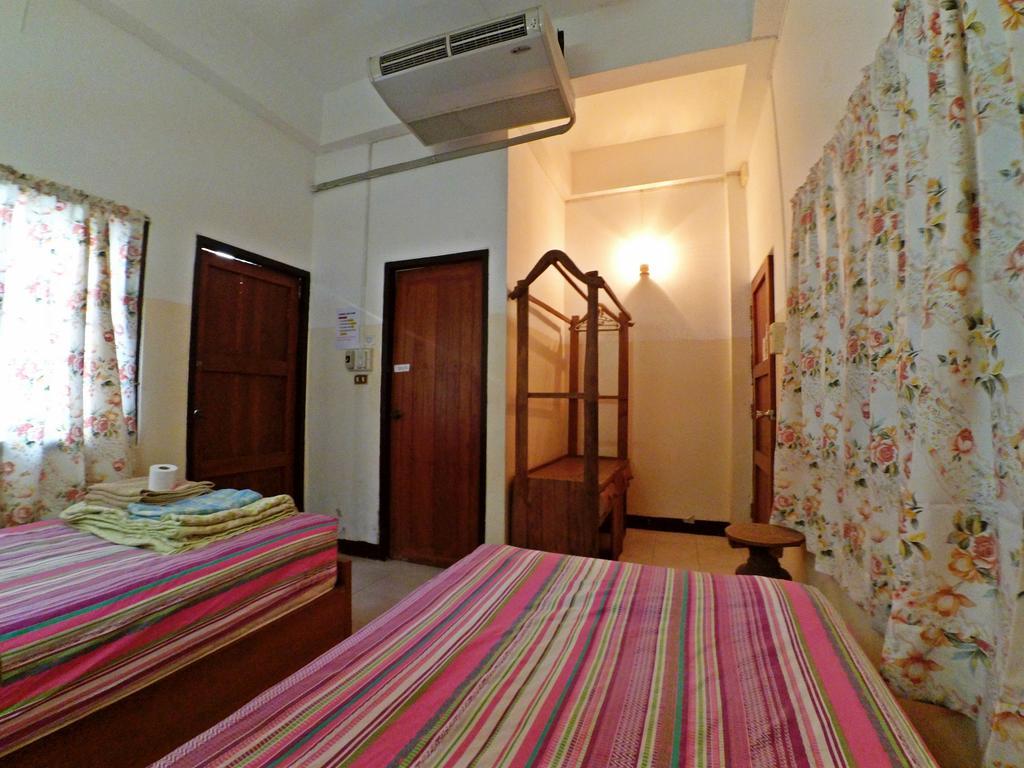 Sarah Guest House Chiang Mai Bagian luar foto
