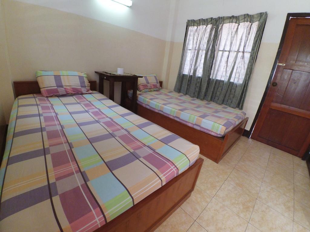 Sarah Guest House Chiang Mai Bagian luar foto