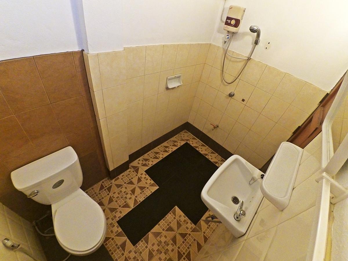 Sarah Guest House Chiang Mai Bagian luar foto