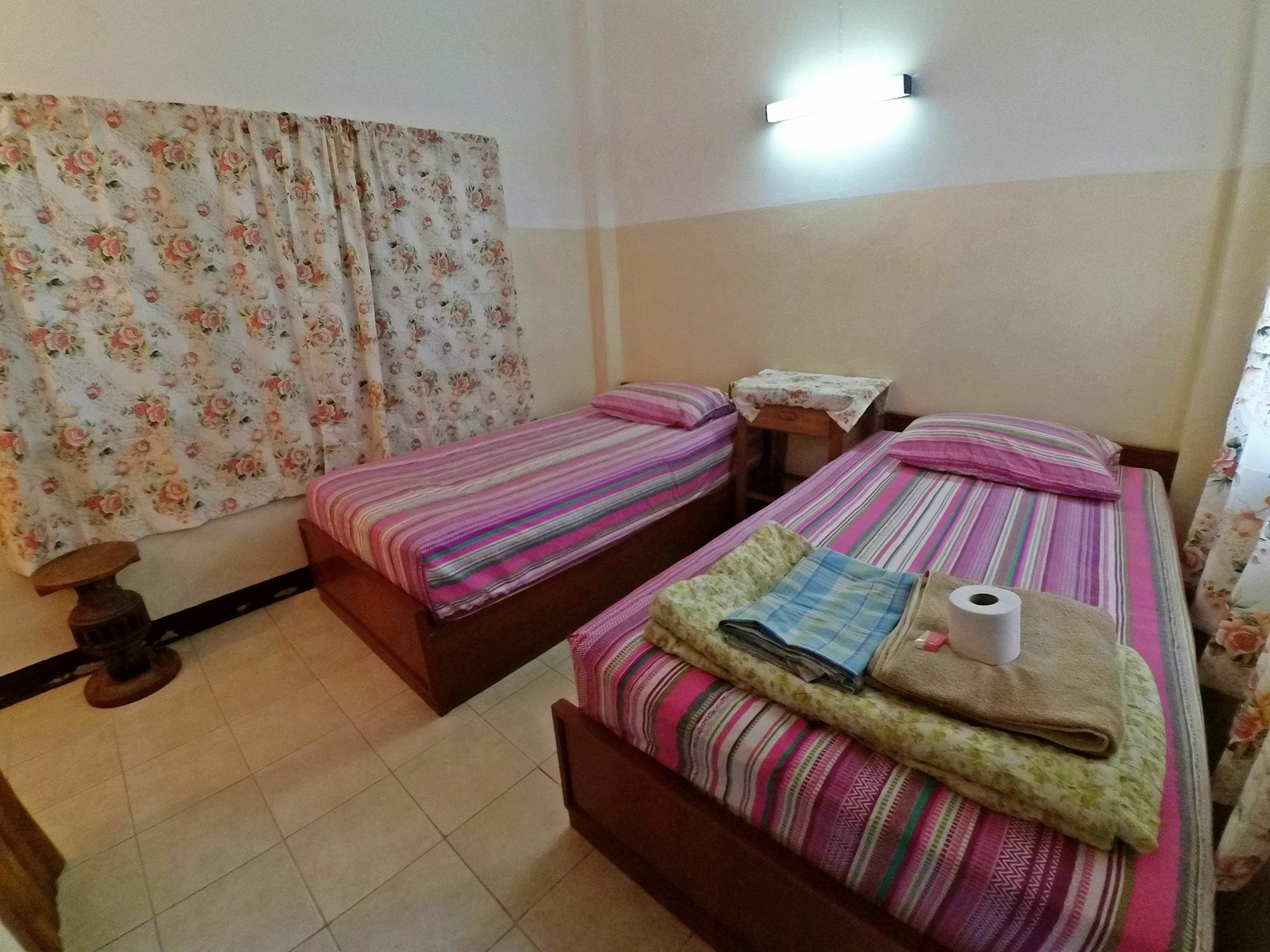 Sarah Guest House Chiang Mai Bagian luar foto