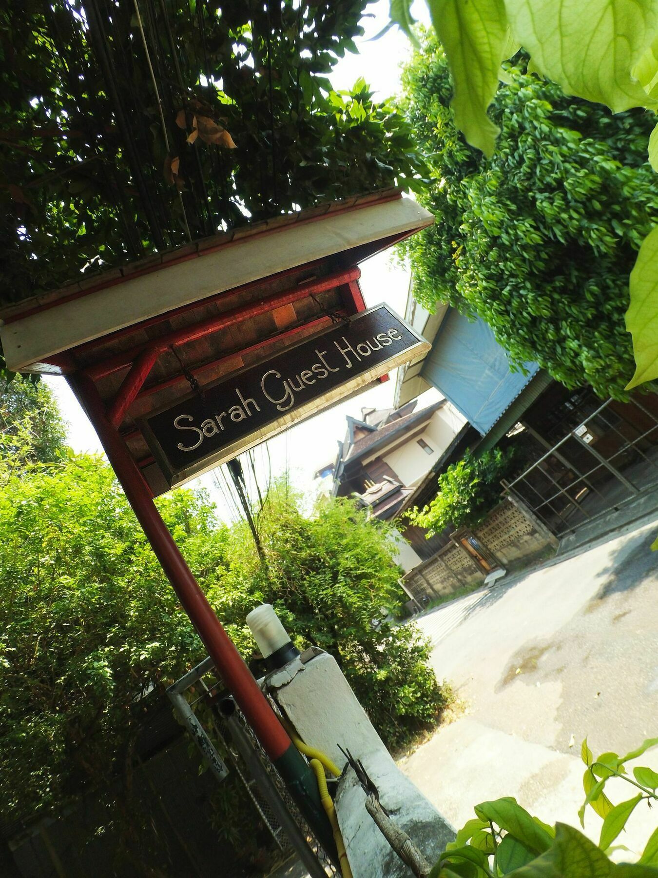 Sarah Guest House Chiang Mai Bagian luar foto