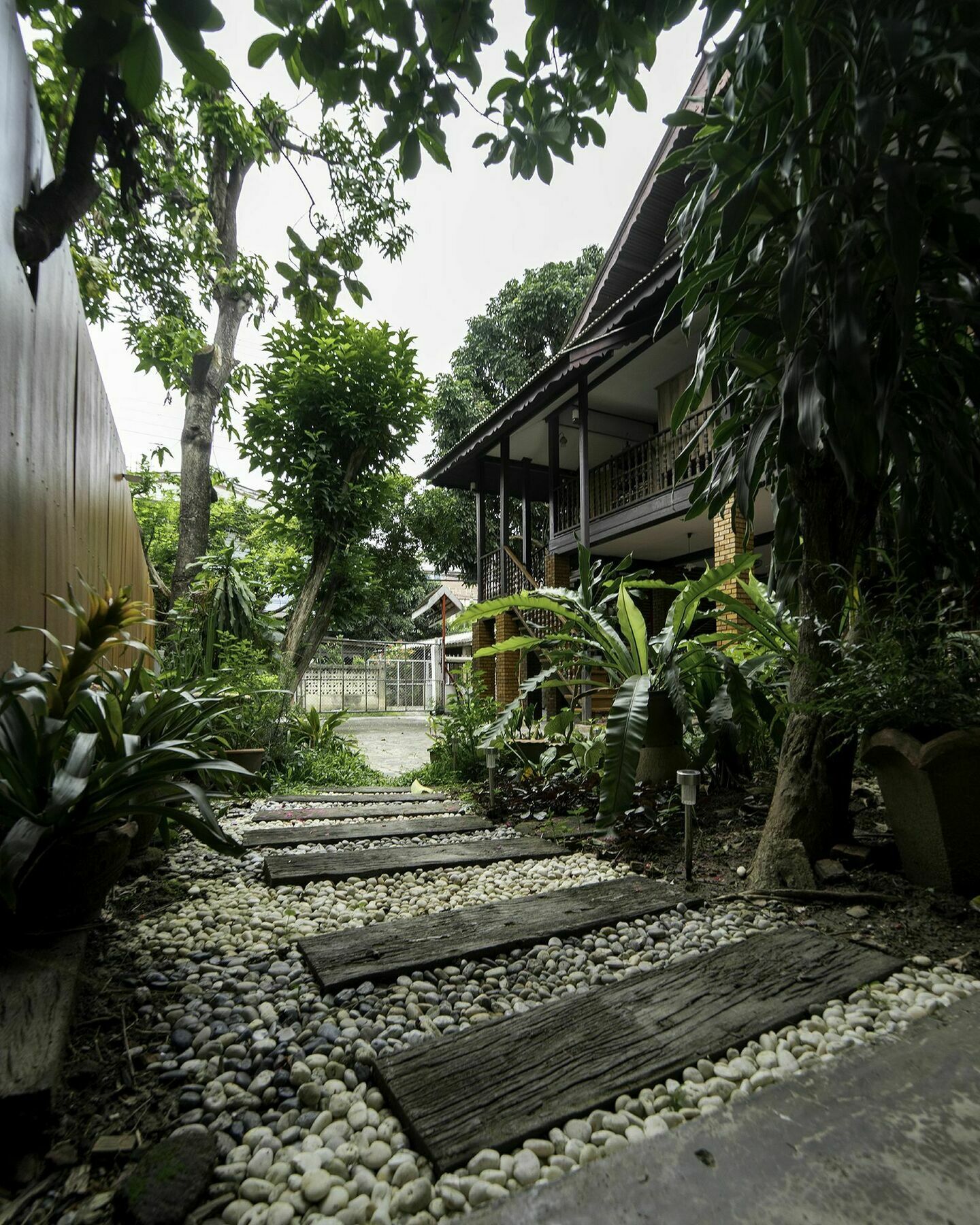 Sarah Guest House Chiang Mai Bagian luar foto