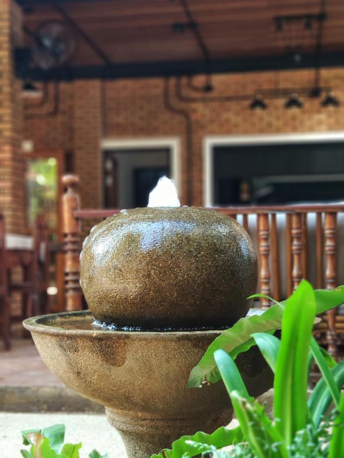Sarah Guest House Chiang Mai Bagian luar foto